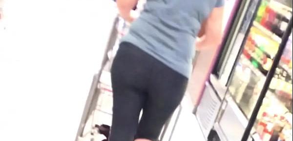  WHITE COUGAR SPANDEX BOOTY CANDID 6
